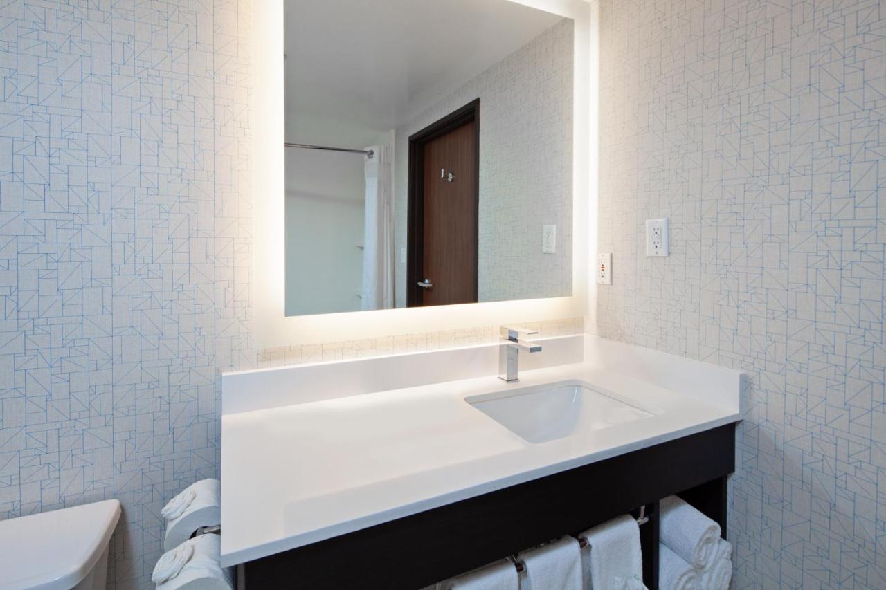 Holiday Inn Express & Suites Oakland - Airport By Ihg Luaran gambar