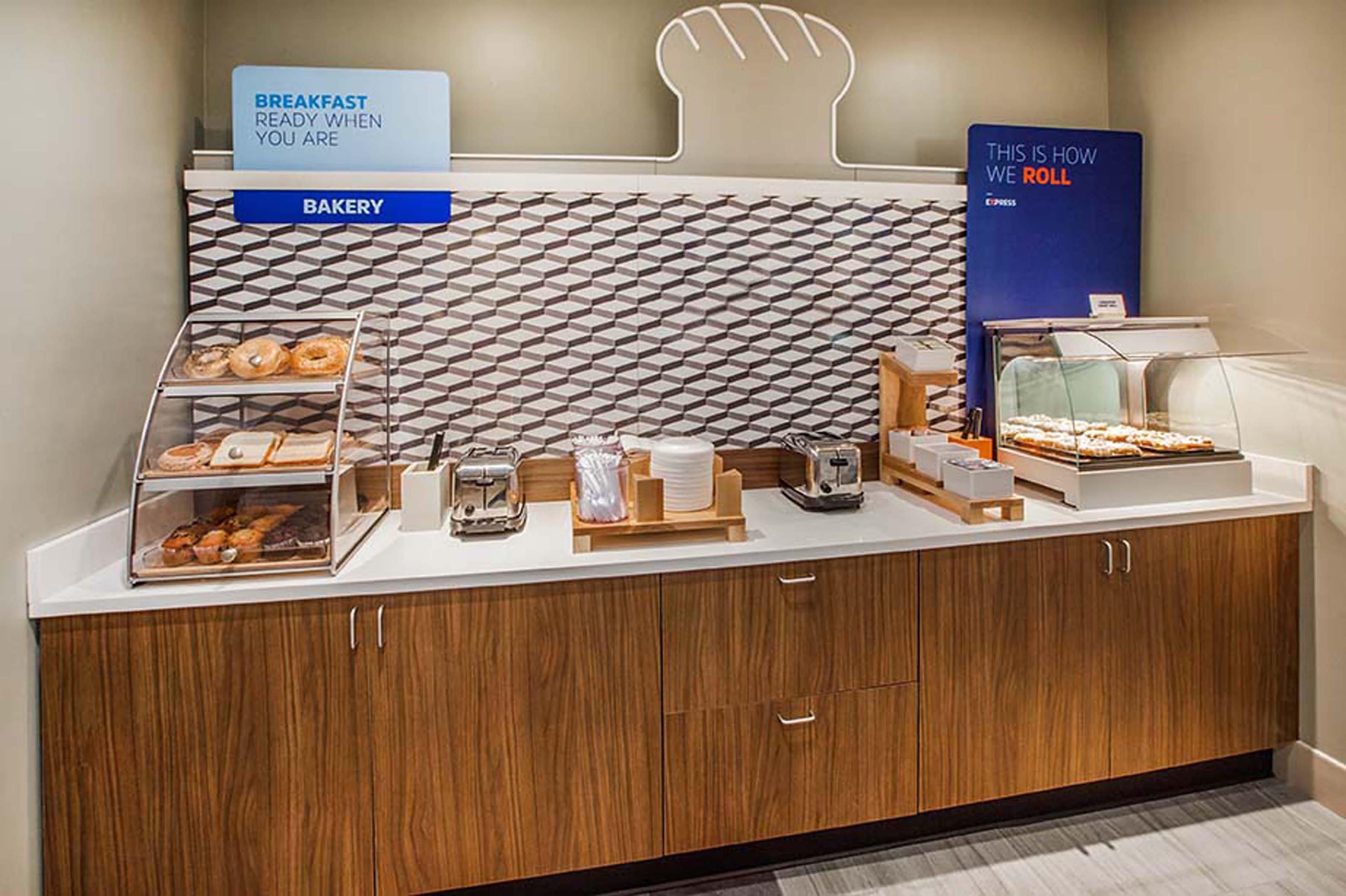 Holiday Inn Express & Suites Oakland - Airport By Ihg Luaran gambar