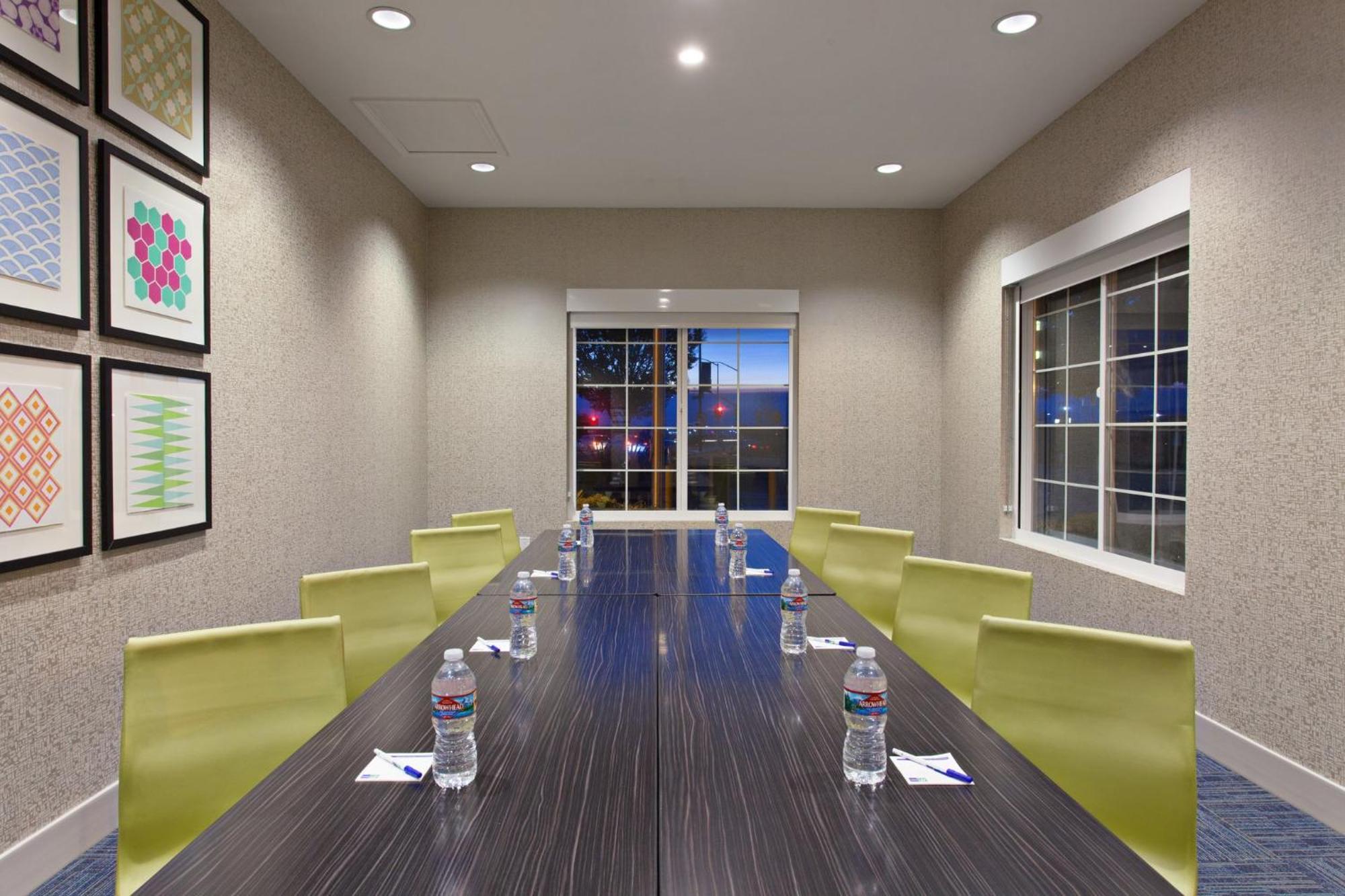 Holiday Inn Express & Suites Oakland - Airport By Ihg Luaran gambar