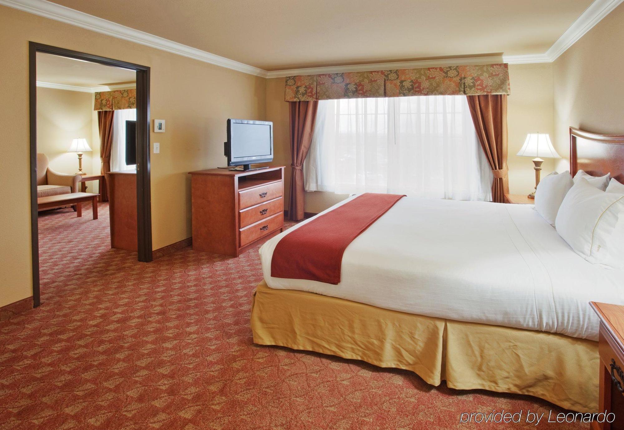 Holiday Inn Express & Suites Oakland - Airport By Ihg Bilik gambar
