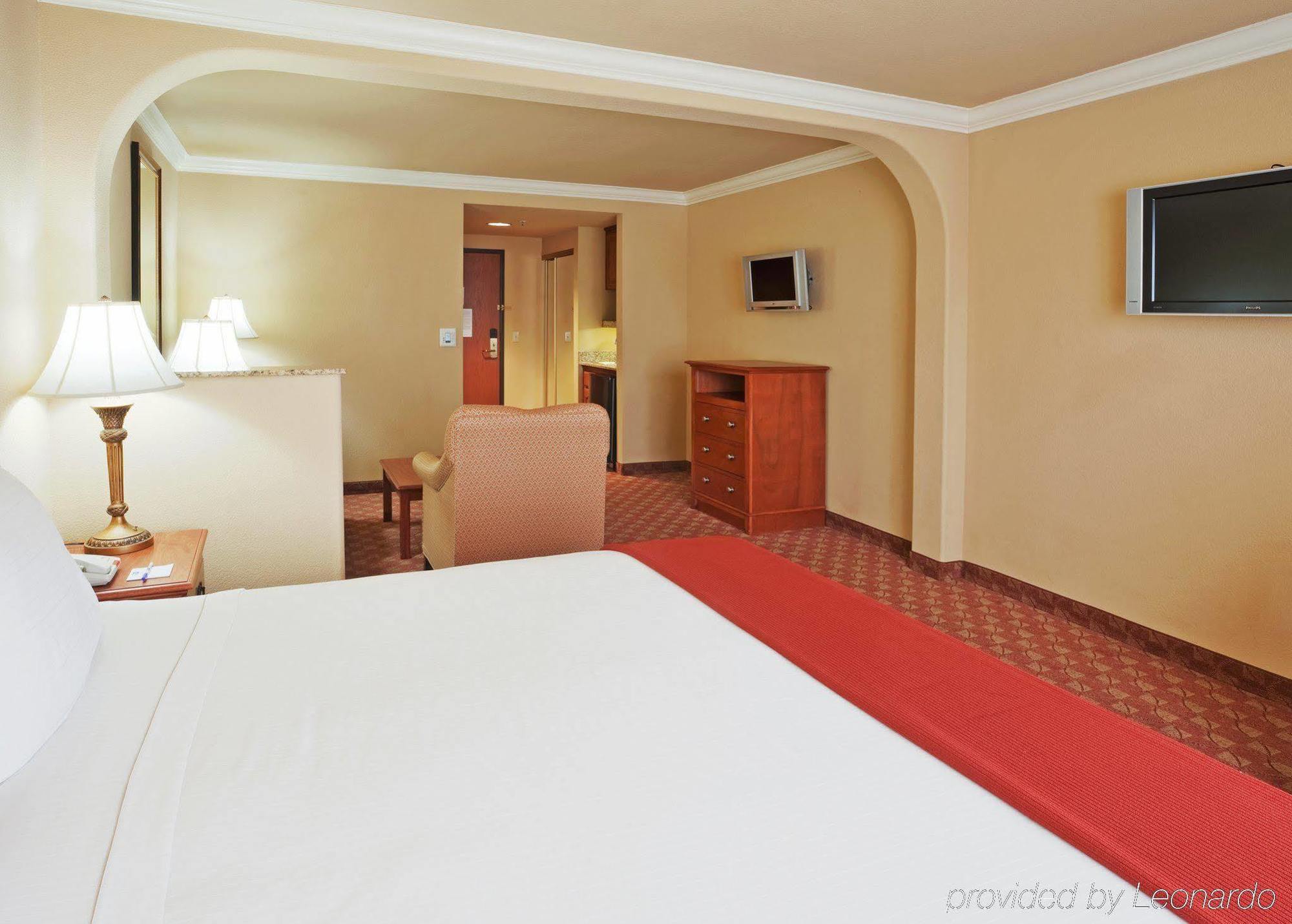 Holiday Inn Express & Suites Oakland - Airport By Ihg Bilik gambar